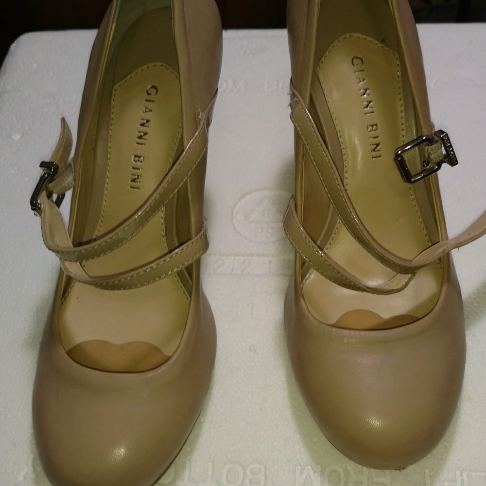 Dress shoes